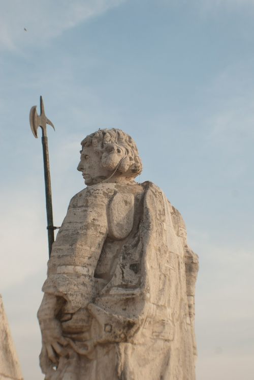 statue vatican italy