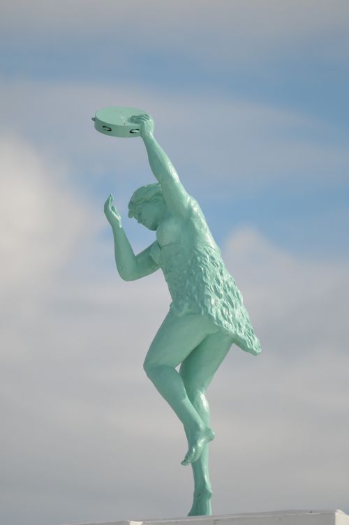 statue whitley bay spanish city