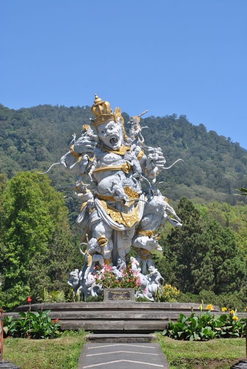 statue bali bedugul