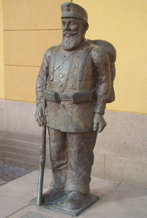statue corporal soldier