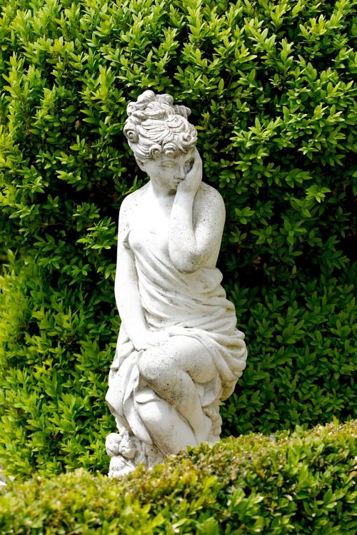 statue woman body