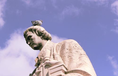 statue old lisbon