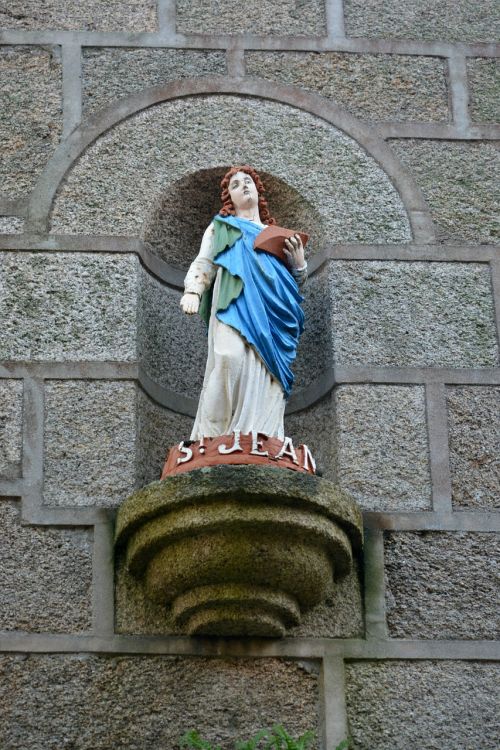 statue saint religion