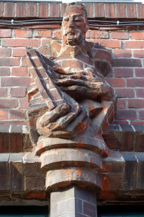 statue column brick