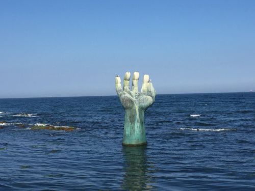 sea statue nature