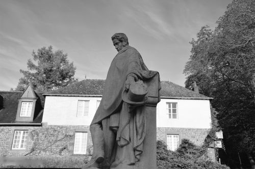 statue carved stone châteaubriant writer photo black