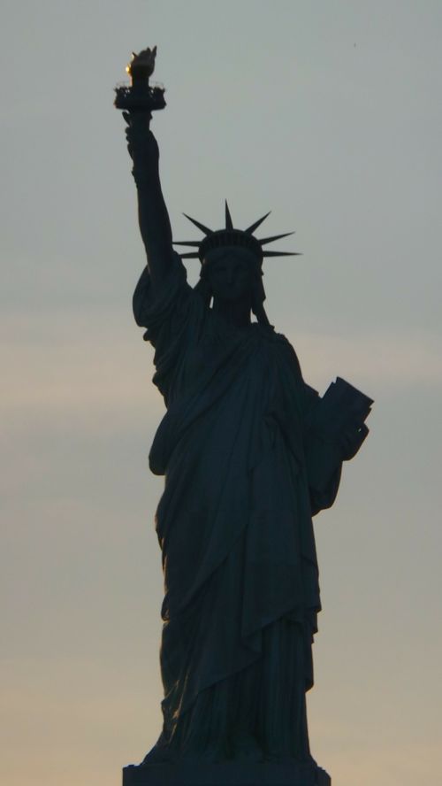 statue of liberty new york silhouette