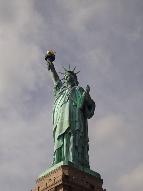 statue of liberty new york manhattan