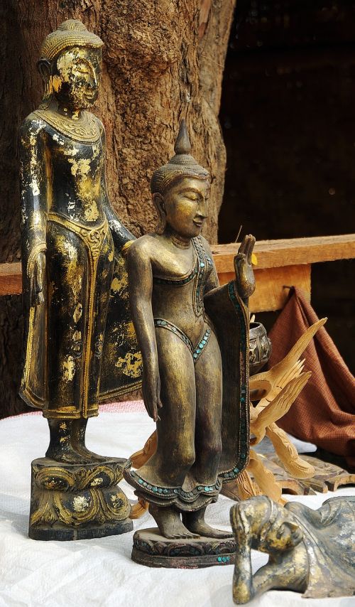 statues buddha religion