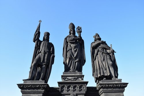 statues  king  knight