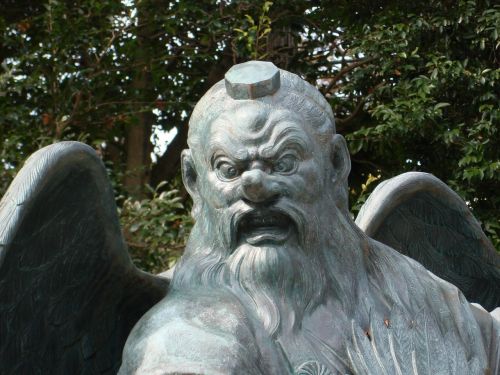 statues tengu japan