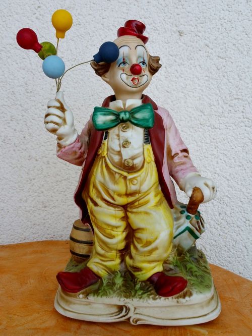 statuette clown ballons