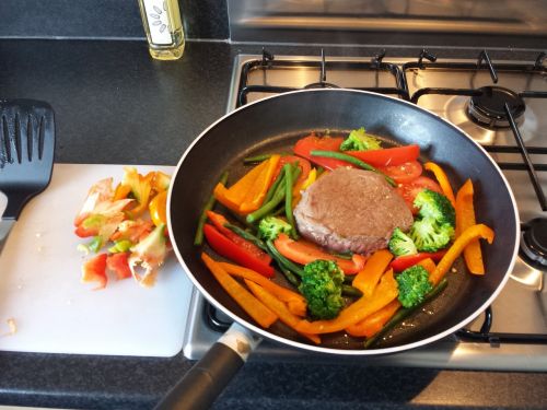 steak vegetables cooking