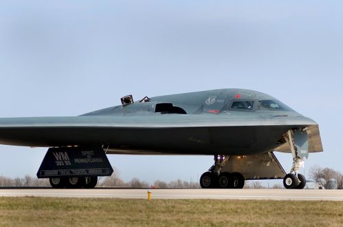 stealth bomber military runway