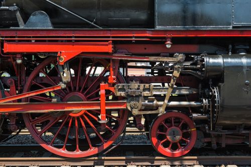 steam locomotive connecting rods wheels