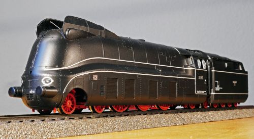 steam locomotive model current line