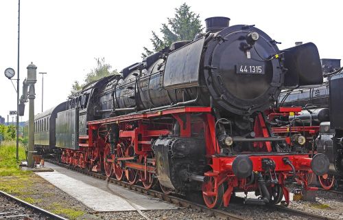 steam locomotive jumbo heavy goods train locomotive
