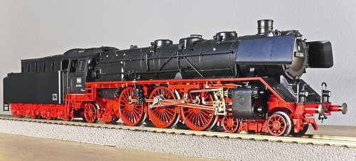 steam locomotive  model  scale h0