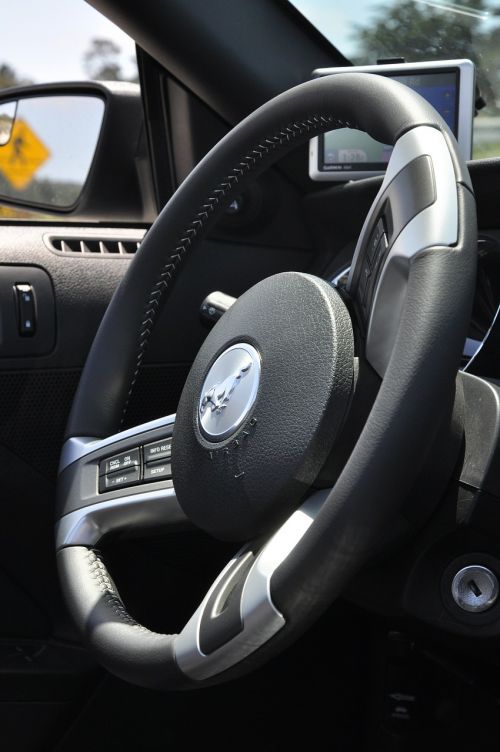 steering wheel mustang ford