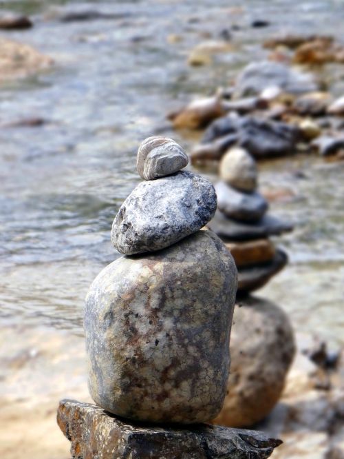 stones balance zen