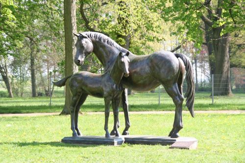 still image monument horses