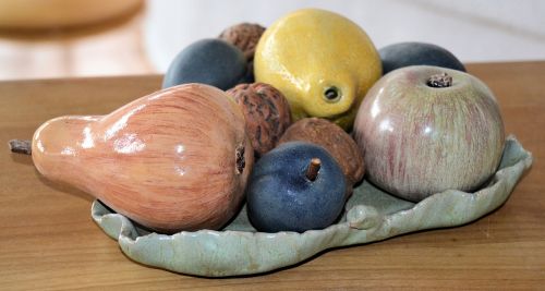 still life pottery fruit
