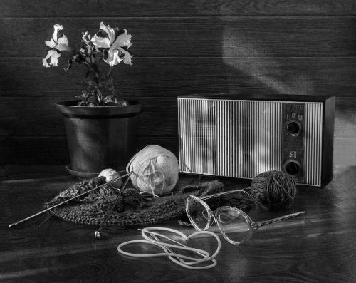 still life tangle radio