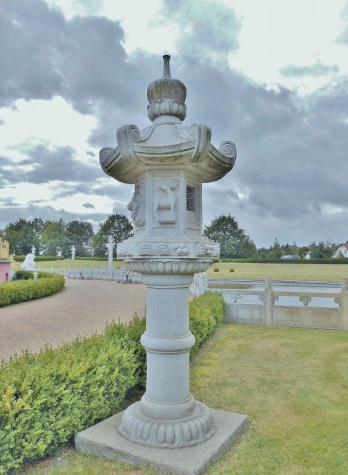 stone column mythical sand stone