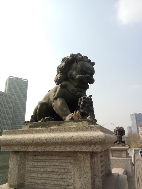 stone lion sculpture mighty