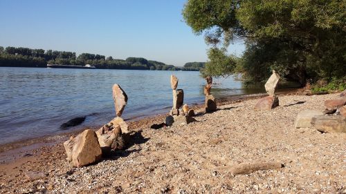 stone sculpture rhine beach