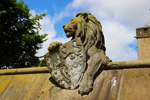 stone sculpture lion sculpture