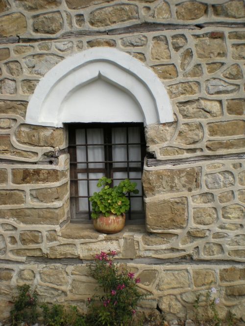 arbanassi stone wall windows