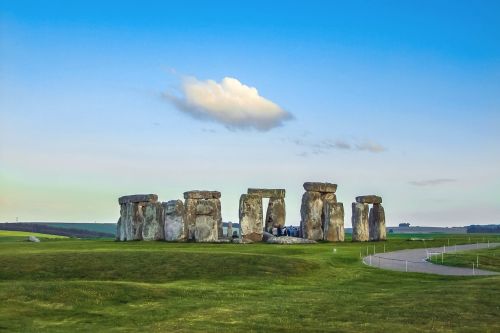 stonehenge monument stones