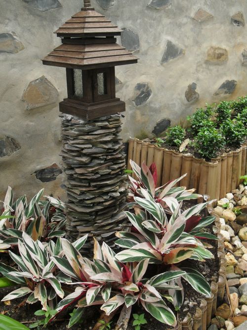 stones tower lamp