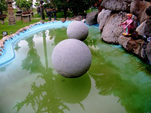 stones round floating stones