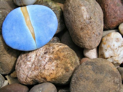 stones pebbles art