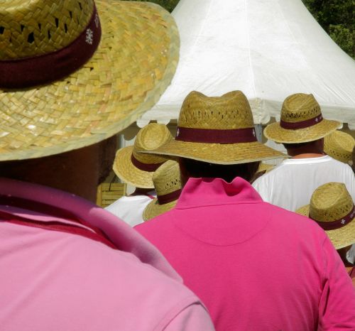 straw hats summer crowd