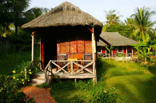straw hut cabin vietnam