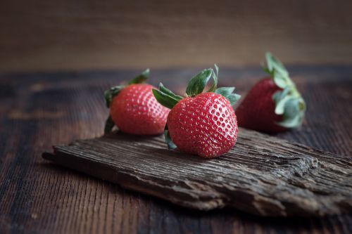 strawberries red eat