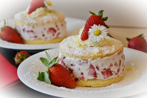 strawberries strawberry shortcake strawberry cake