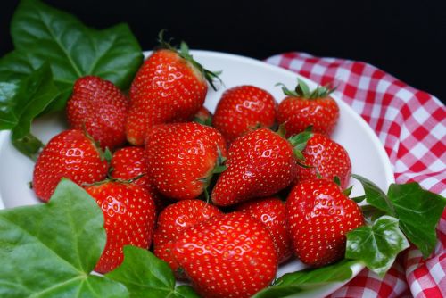 strawberries red fruits