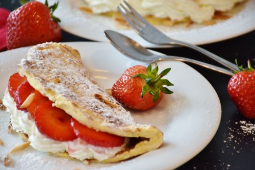 strawberries strawberry cake omelette