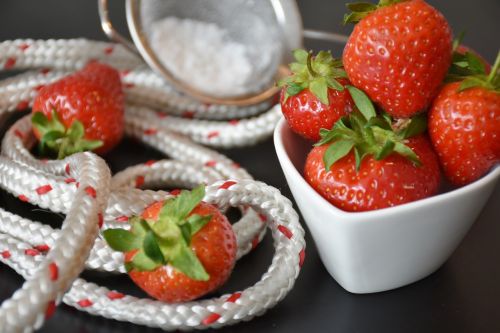 strawberries berries red