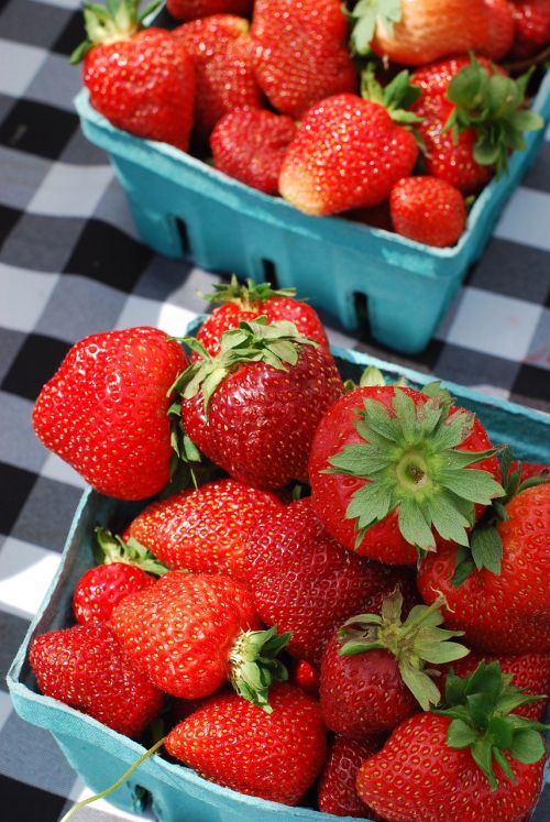 strawberries strawberry basket fruit