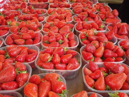strawberries fruit market