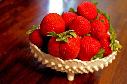 strawberries  bowl of berries  red