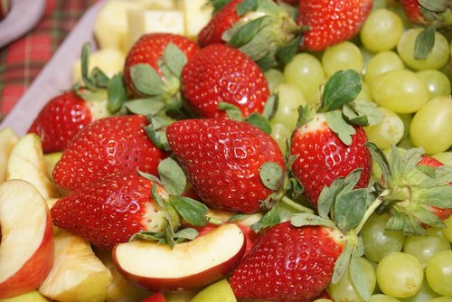 strawberries  apple  grapes