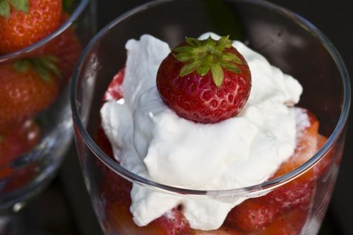 strawberries whipped cream cream