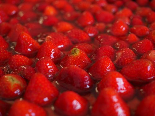 strawberries strawberry cake red