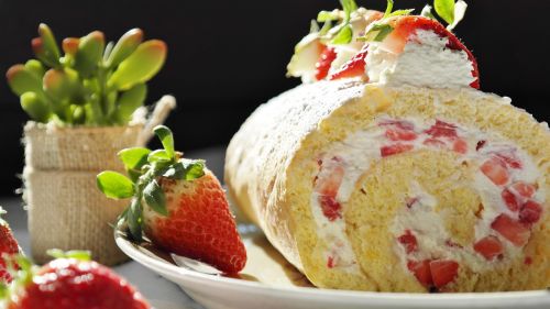 strawberry strawberry cake bisquit
